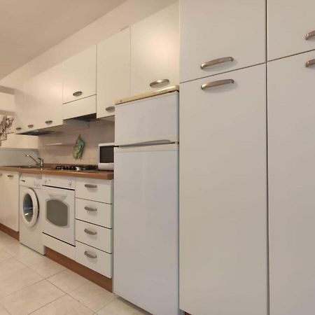 Bafile 18 - Piazza Marconi - Centrale - 50 Mt Dal Mare Lido di Jesolo Luaran gambar