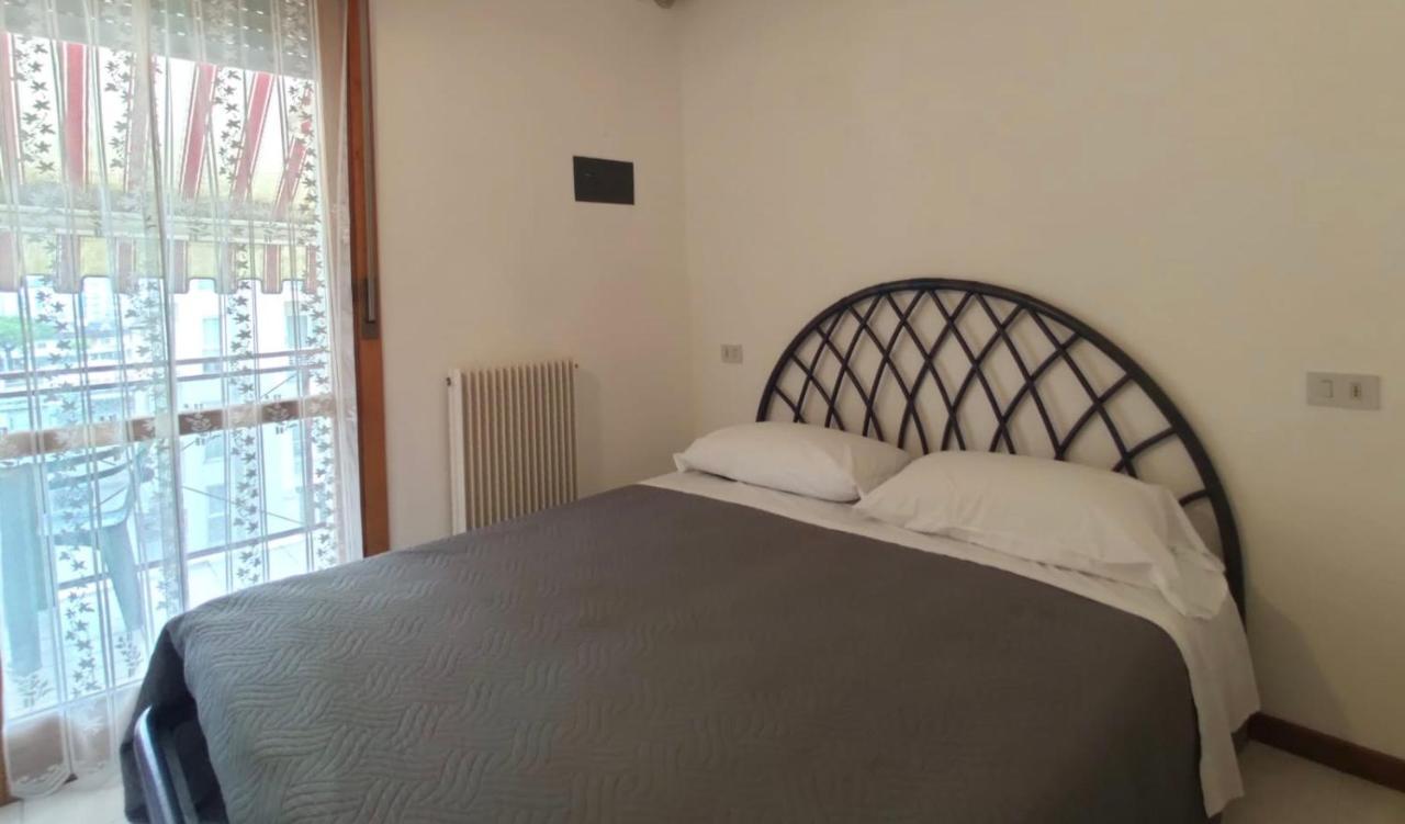 Bafile 18 - Piazza Marconi - Centrale - 50 Mt Dal Mare Lido di Jesolo Luaran gambar
